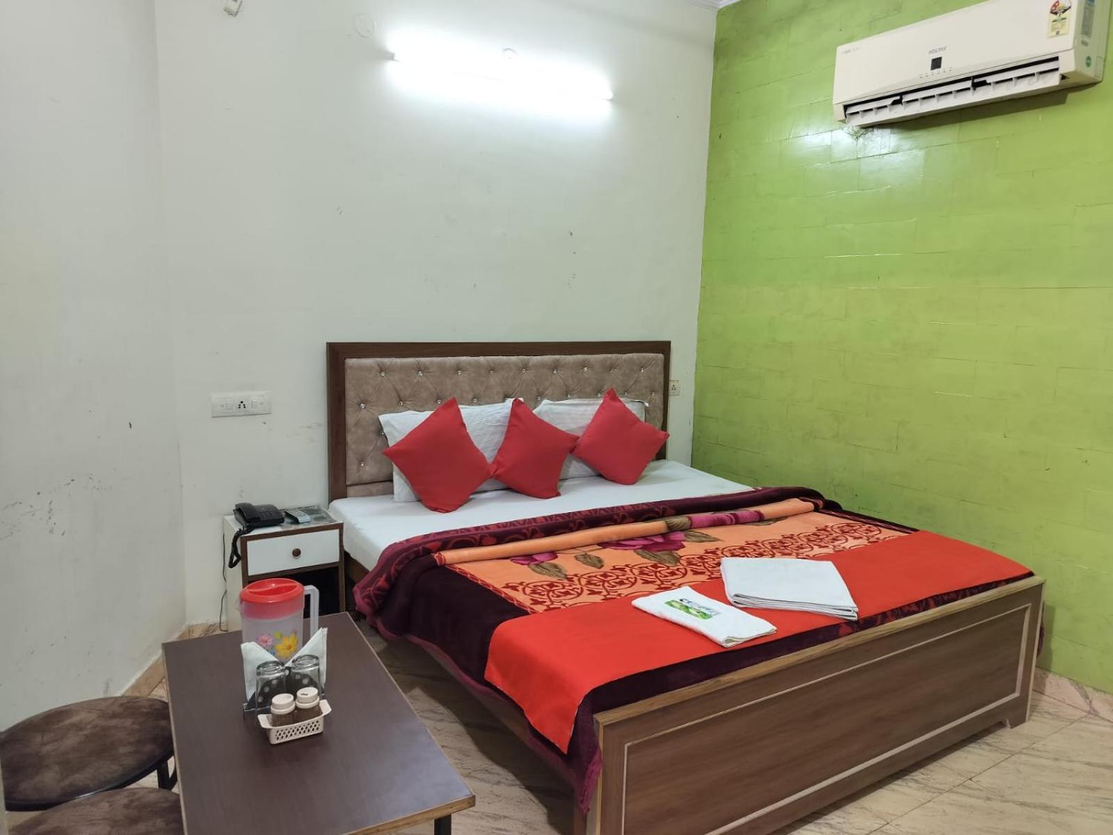 Hotel Holiday Inn Paradise Chandīgarh Εξωτερικό φωτογραφία