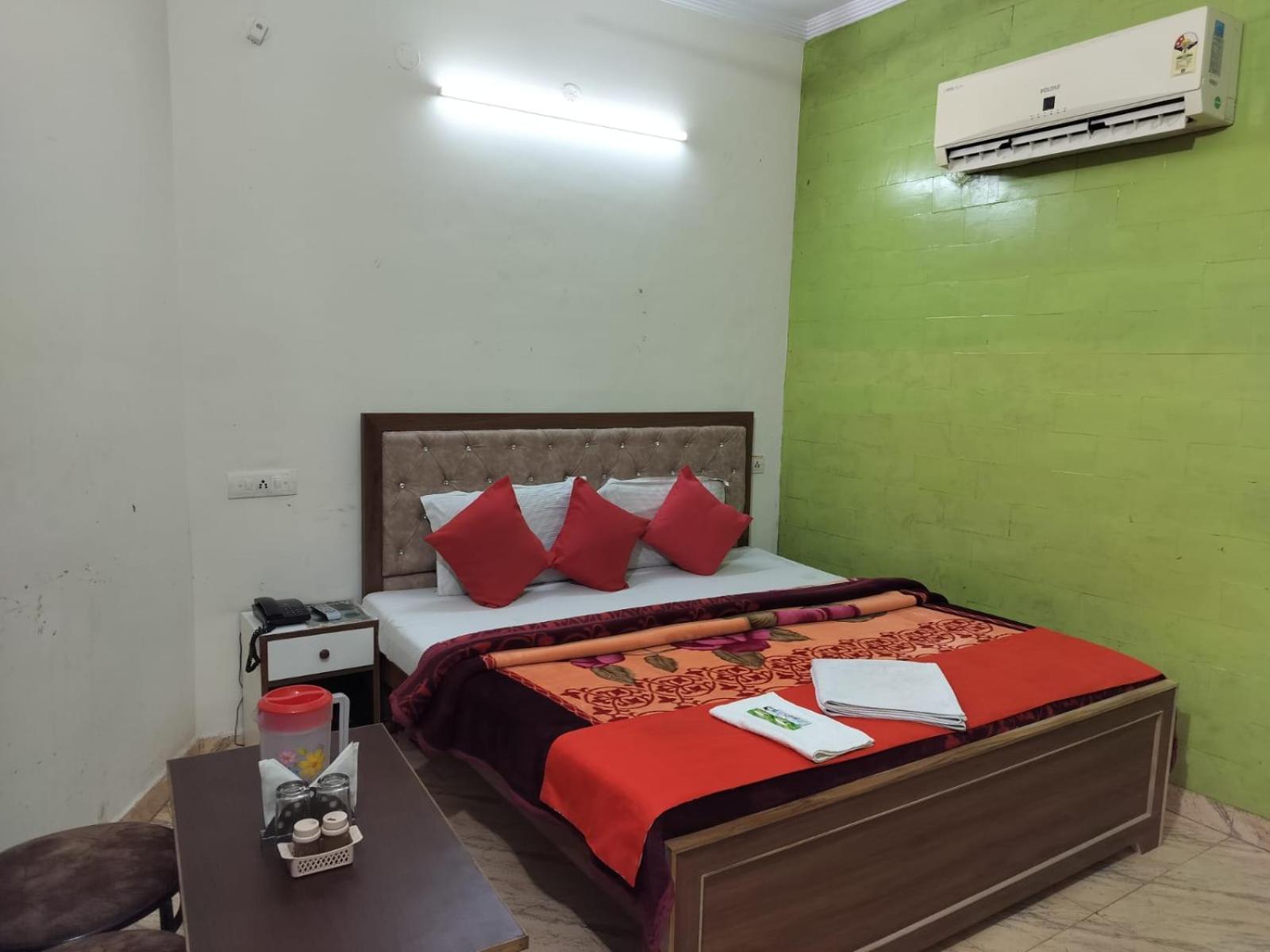 Hotel Holiday Inn Paradise Chandīgarh Εξωτερικό φωτογραφία