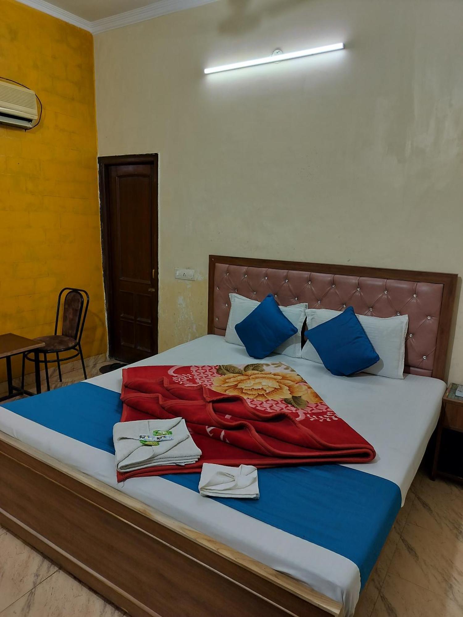 Hotel Holiday Inn Paradise Chandīgarh Εξωτερικό φωτογραφία