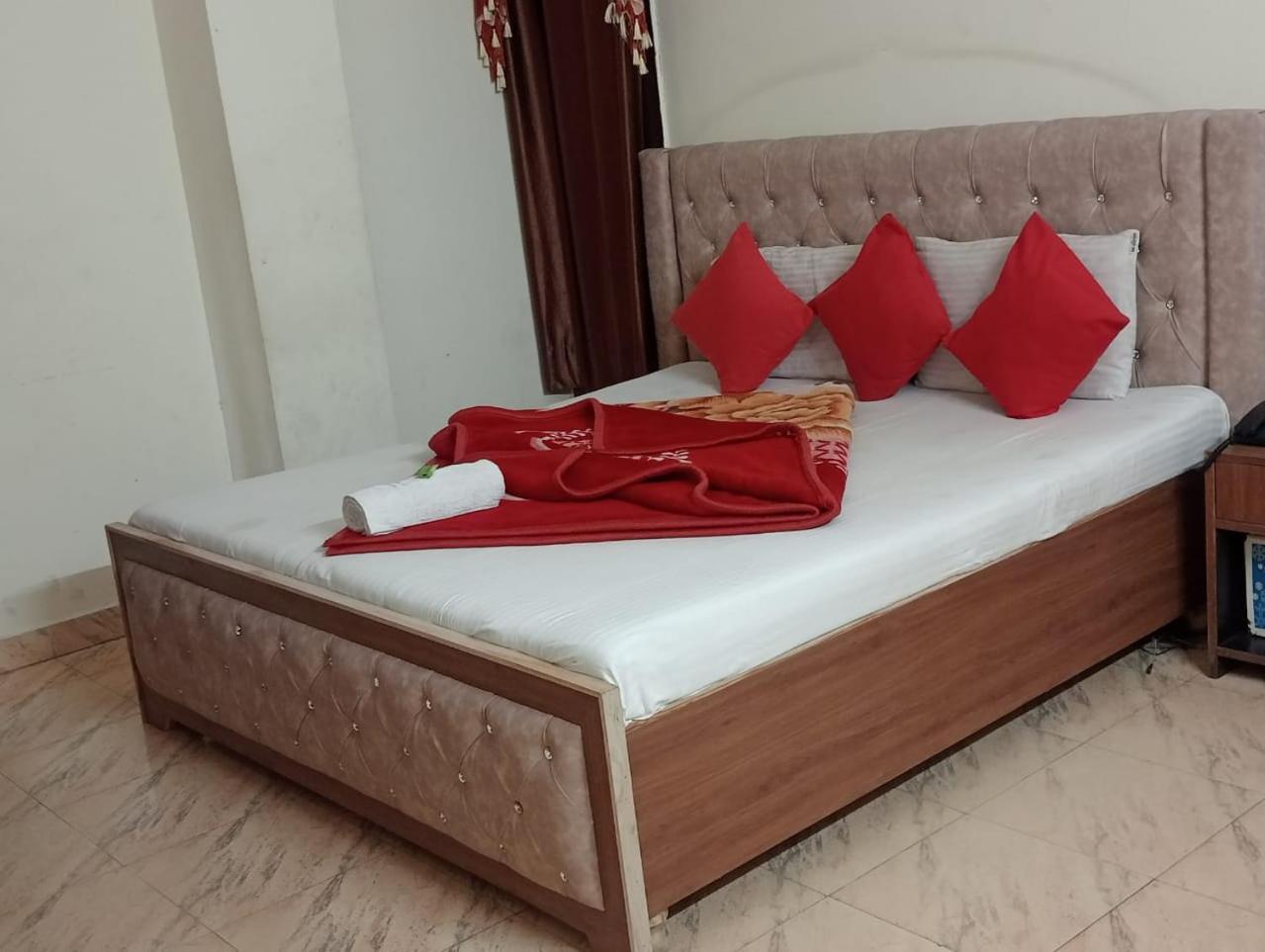 Hotel Holiday Inn Paradise Chandīgarh Εξωτερικό φωτογραφία
