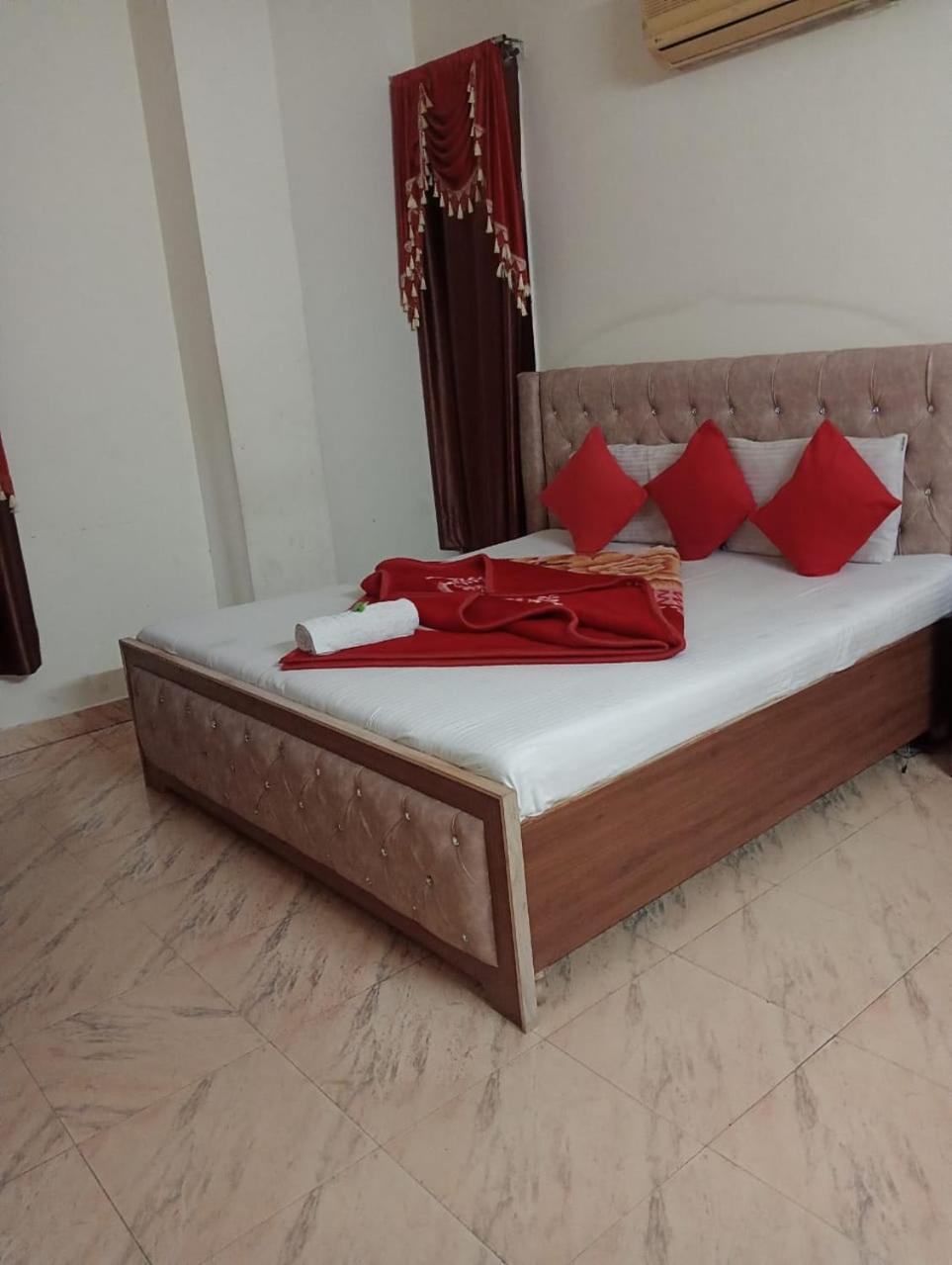 Hotel Holiday Inn Paradise Chandīgarh Εξωτερικό φωτογραφία