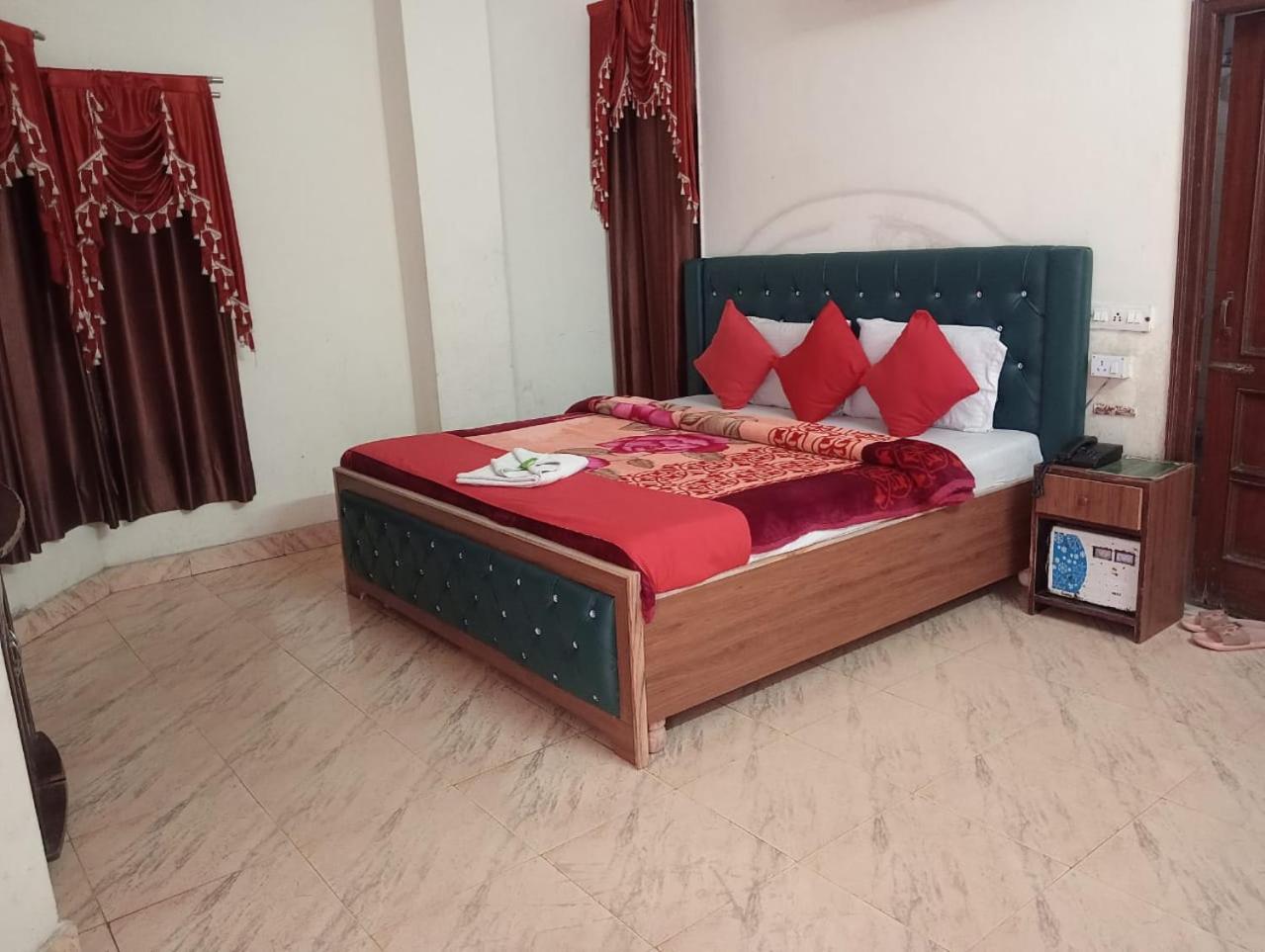 Hotel Holiday Inn Paradise Chandīgarh Εξωτερικό φωτογραφία